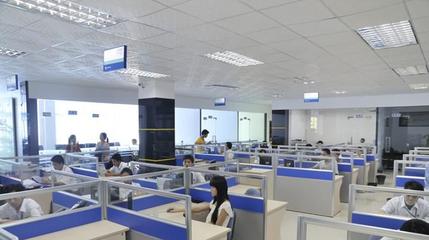 【D62013年新款进口不锈钢, 四频支持QQFM 3G功能工】价格_厂家_图片 -